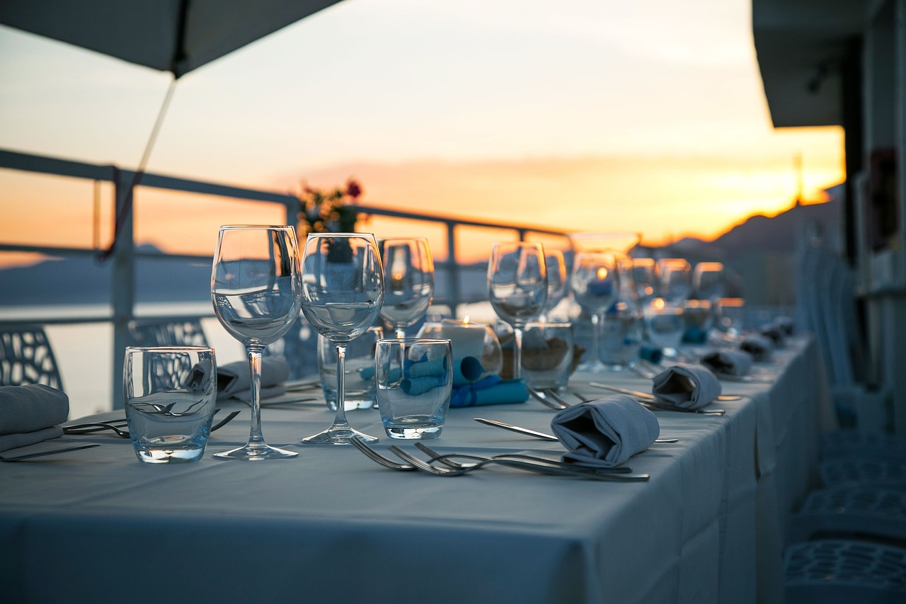 Restaurant table prepared for a structured booking flow